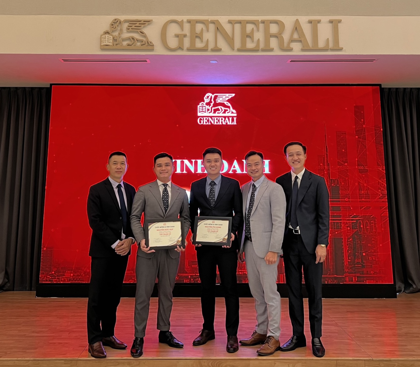 Nguyễn Đức Huy nhận giải thưởng Generali Vietnam